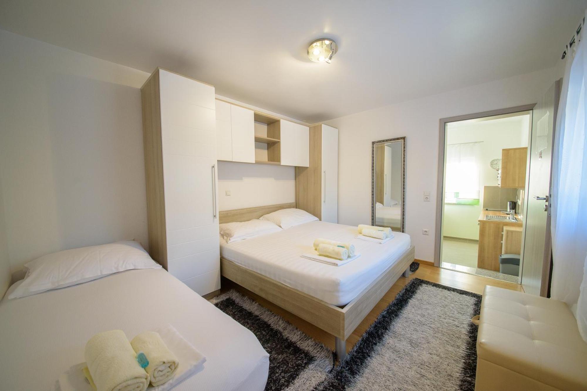 Jeli Apartments 斯塔利格拉德-帕克利尼卡 客房 照片