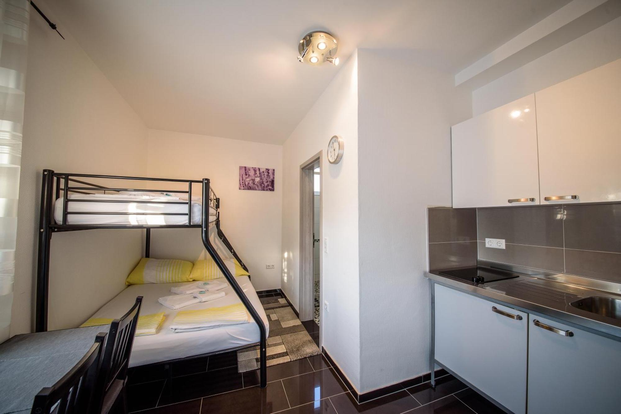 Jeli Apartments 斯塔利格拉德-帕克利尼卡 客房 照片