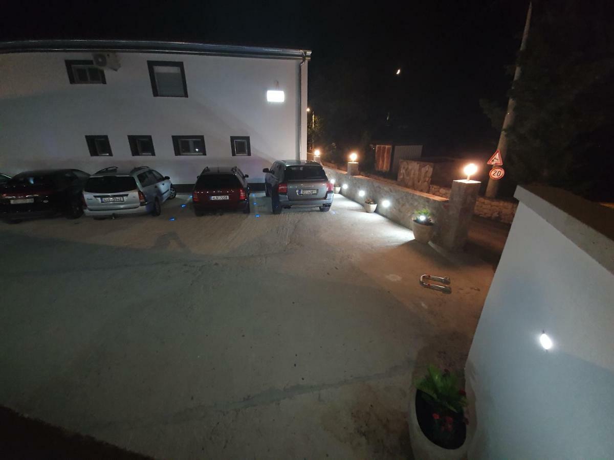 Jeli Apartments 斯塔利格拉德-帕克利尼卡 外观 照片